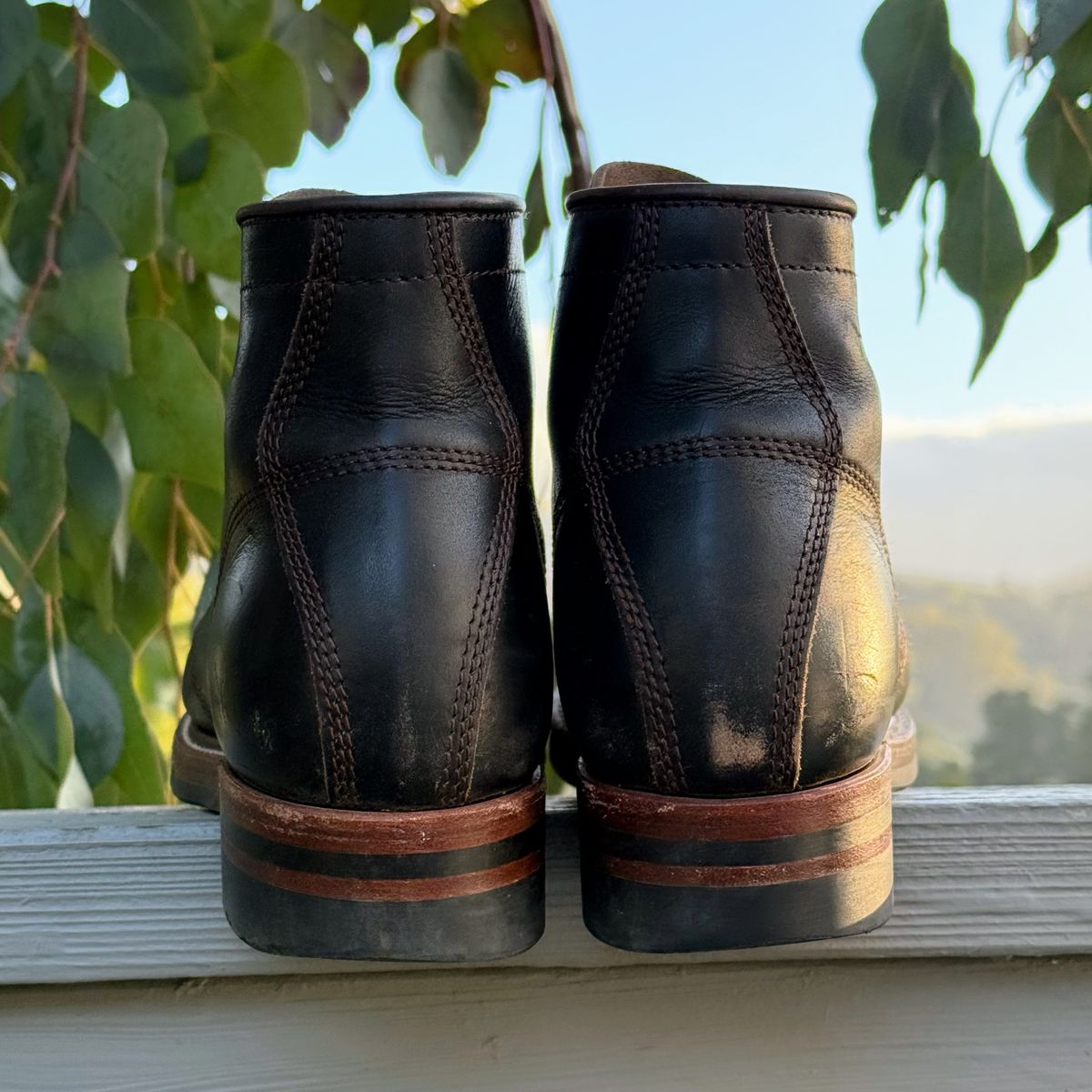 Photo by gameofdrones on May 7, 2025 of the John Lofgren El Capitan in Horween Black Chromexcel.