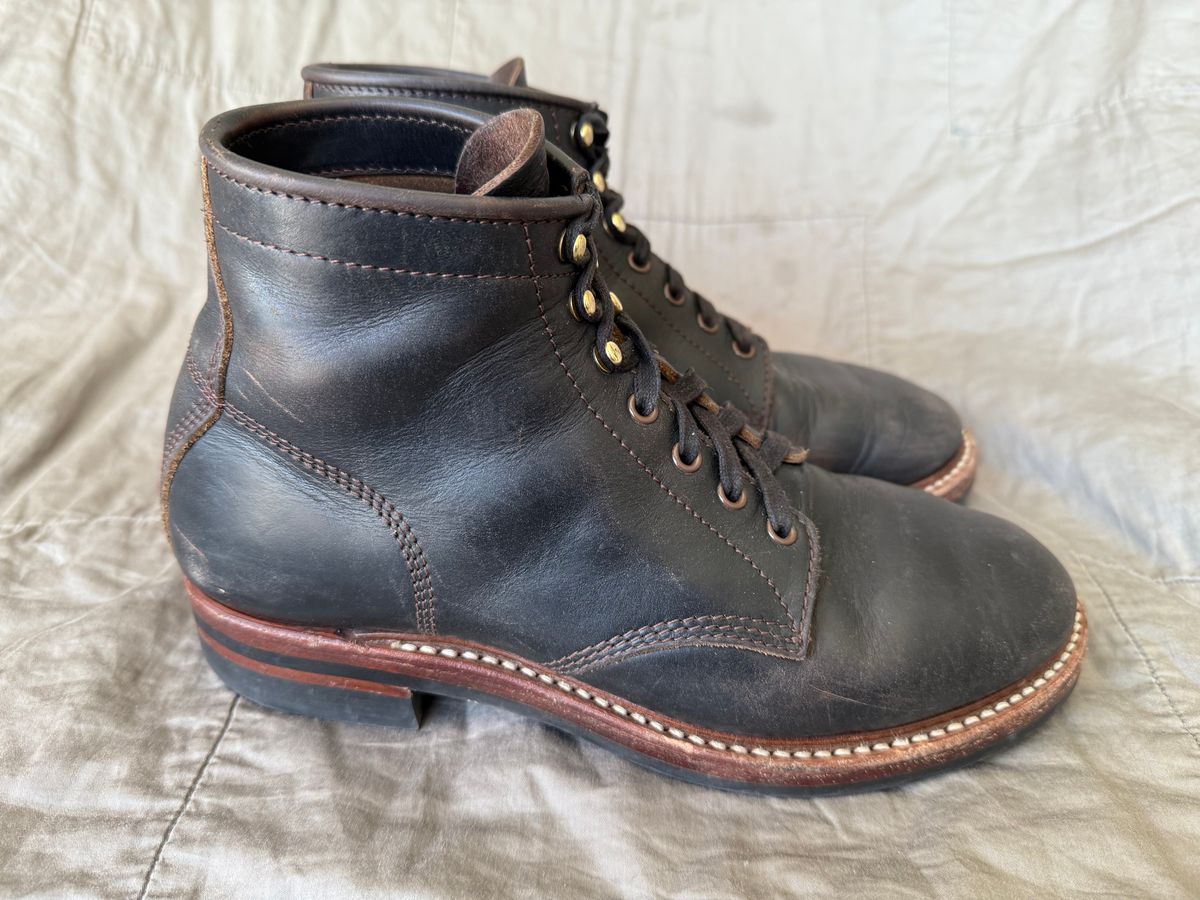 Photo by gameofdrones on October 4, 2025 of the John Lofgren El Capitan in Horween Black Chromexcel.