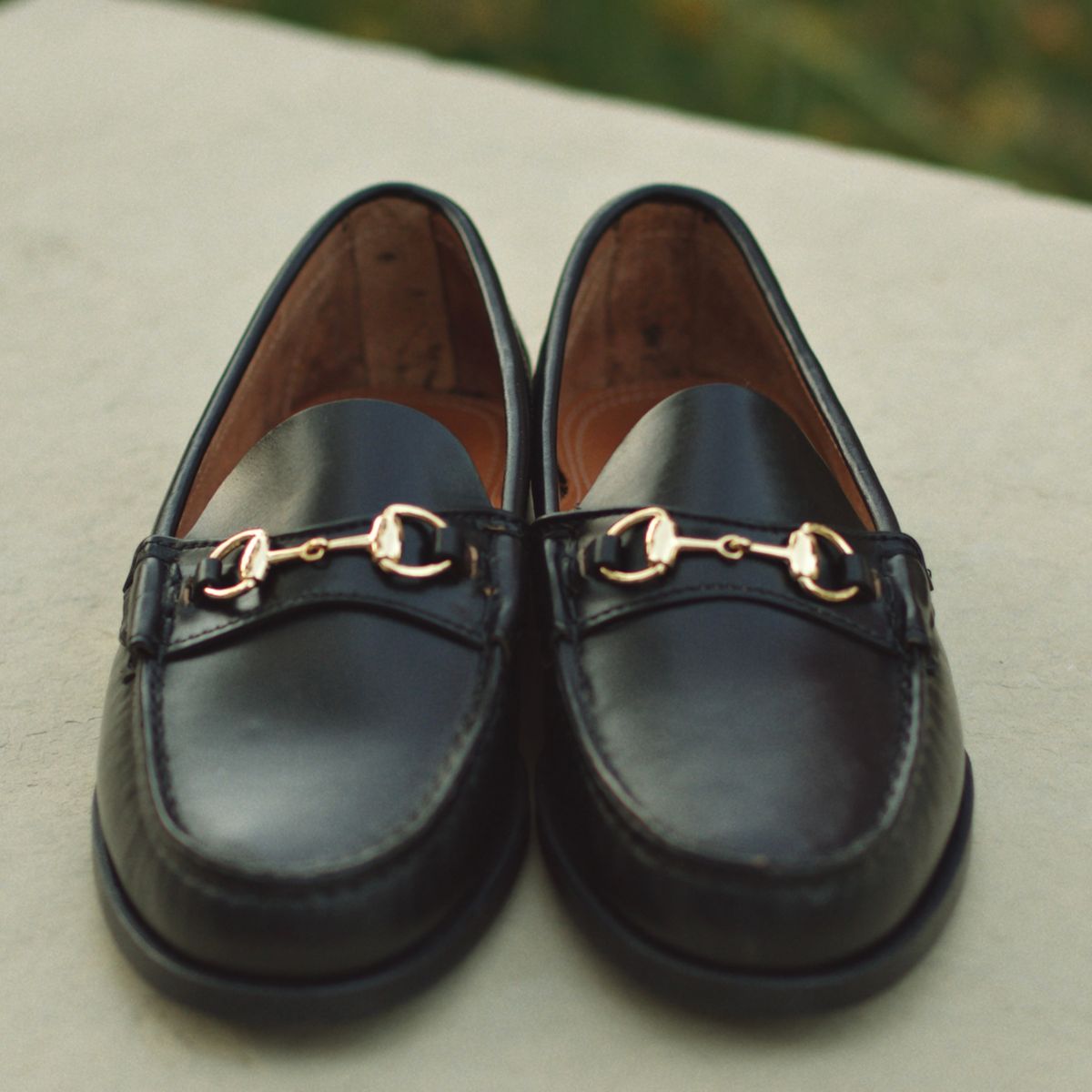 Photo by clintashlock on October 17, 2024 of the Oak Street Bootmakers Bit Moc in Teacore Black Overdye Horse Rump.