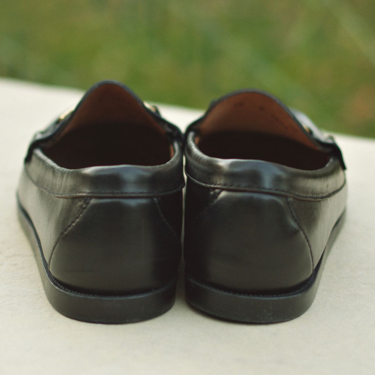 Photo by clintashlock on October 17, 2024 of the Oak Street Bootmakers Bit Moc in Teacore Black Overdye Horse Rump.