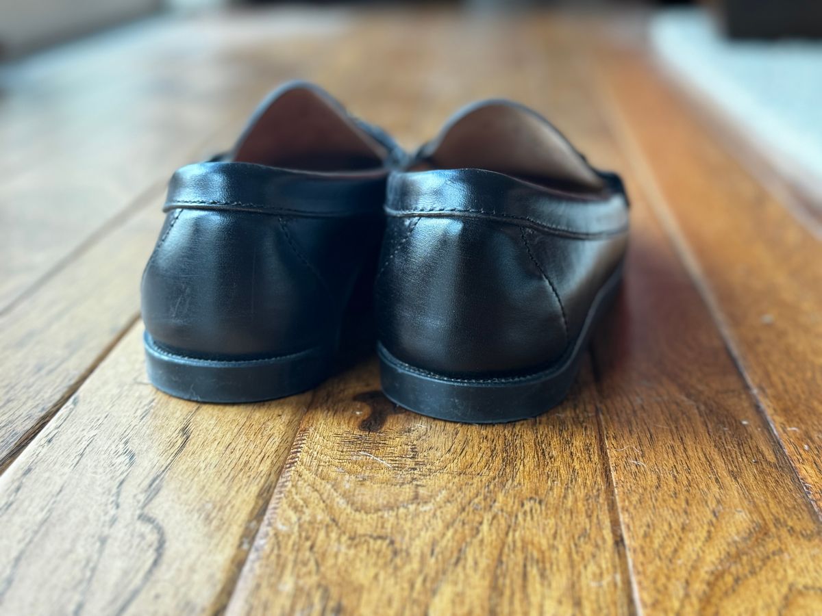 Photo by clintashlock on November 5, 2024 of the Oak Street Bootmakers Bit Moc in Teacore Black Overdye Horse Rump.