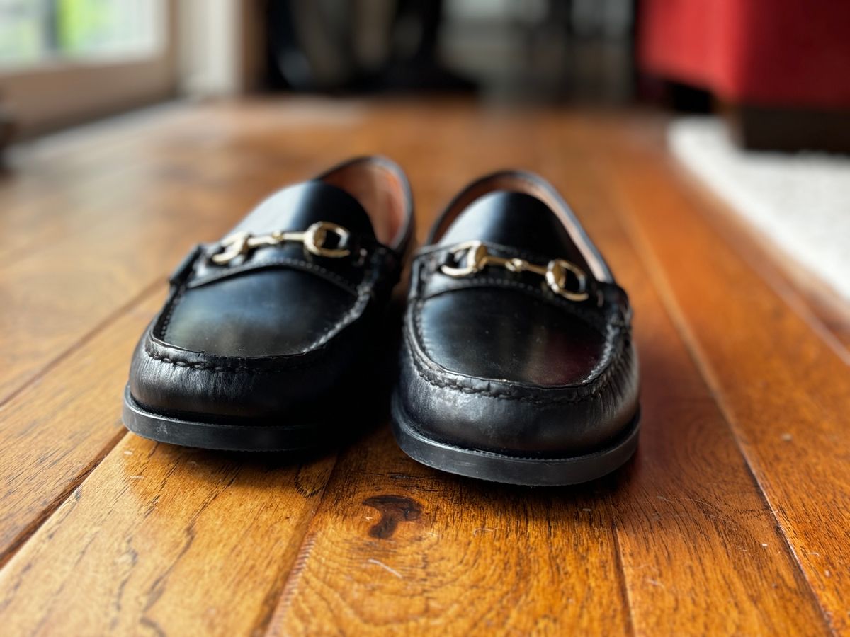 Photo by clintashlock on November 5, 2024 of the Oak Street Bootmakers Bit Moc in Teacore Black Overdye Horse Rump.