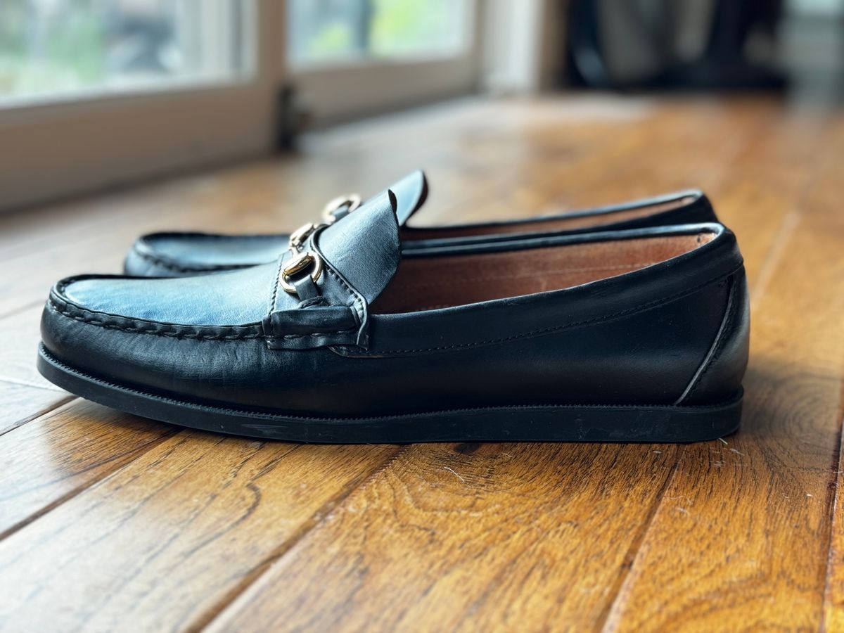 Photo by clintashlock on November 5, 2024 of the Oak Street Bootmakers Bit Moc in Teacore Black Overdye Horse Rump.