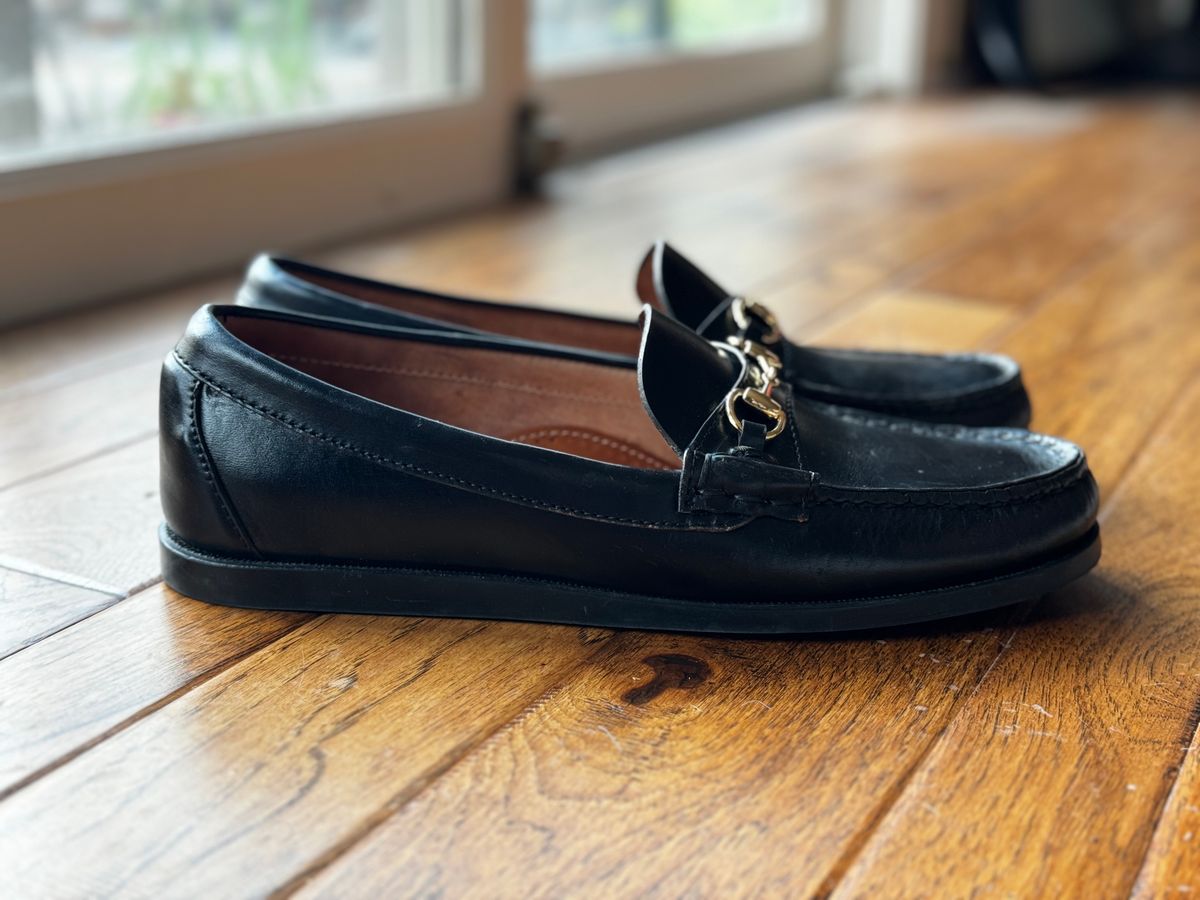 Photo by clintashlock on November 5, 2024 of the Oak Street Bootmakers Bit Moc in Teacore Black Overdye Horse Rump.