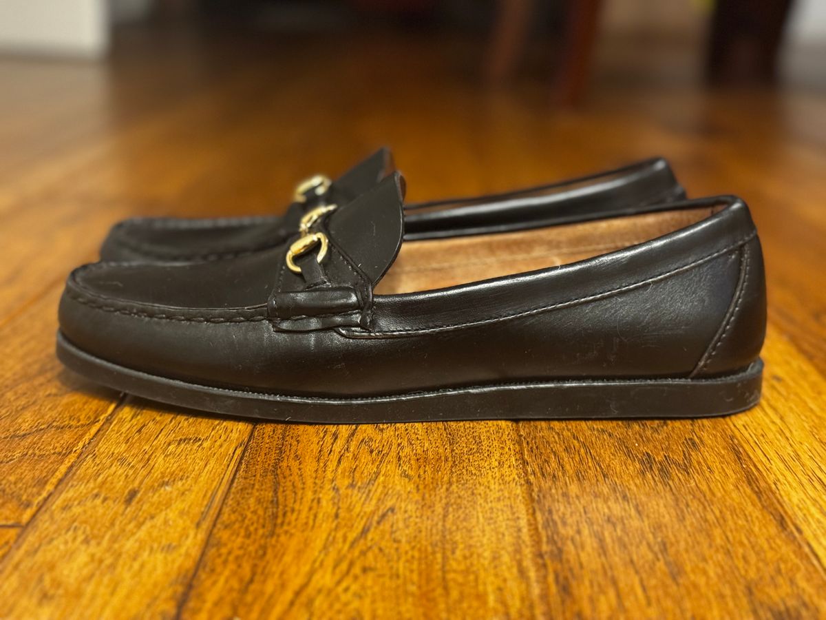 Photo by clintashlock on January 5, 2025 of the Oak Street Bootmakers Bit Moc in Teacore Black Overdye Horse Rump.