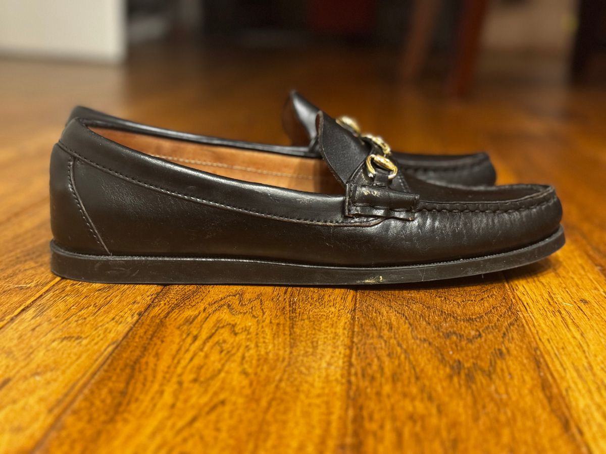 Photo by clintashlock on January 5, 2025 of the Oak Street Bootmakers Bit Moc in Teacore Black Overdye Horse Rump.