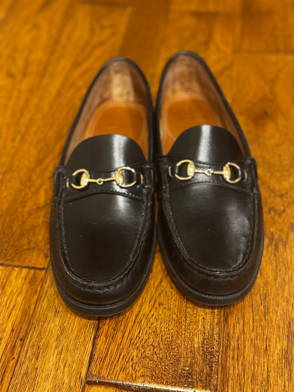 Photo by clintashlock on January 5, 2025 of the Oak Street Bootmakers Bit Moc in Teacore Black Overdye Horse Rump.