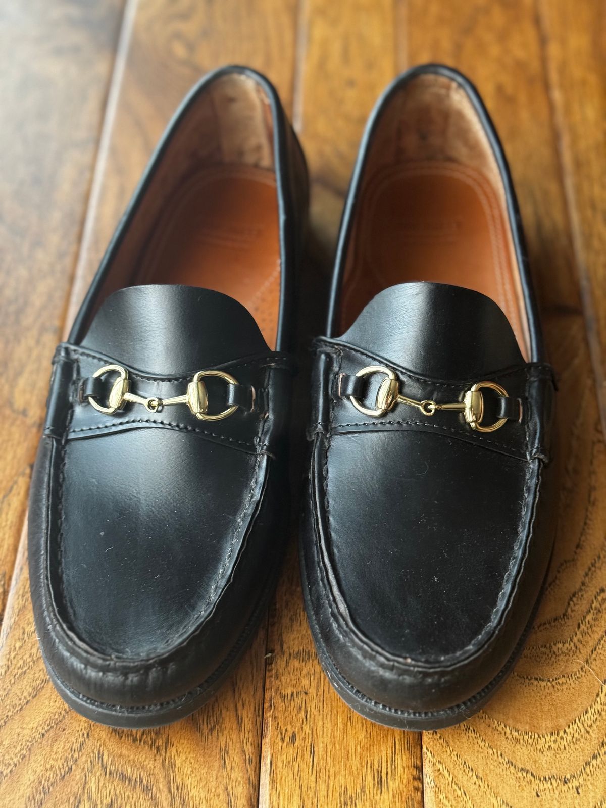 Photo by clintashlock on January 26, 2025 of the Oak Street Bootmakers Bit Moc in Teacore Black Overdye Horse Rump.