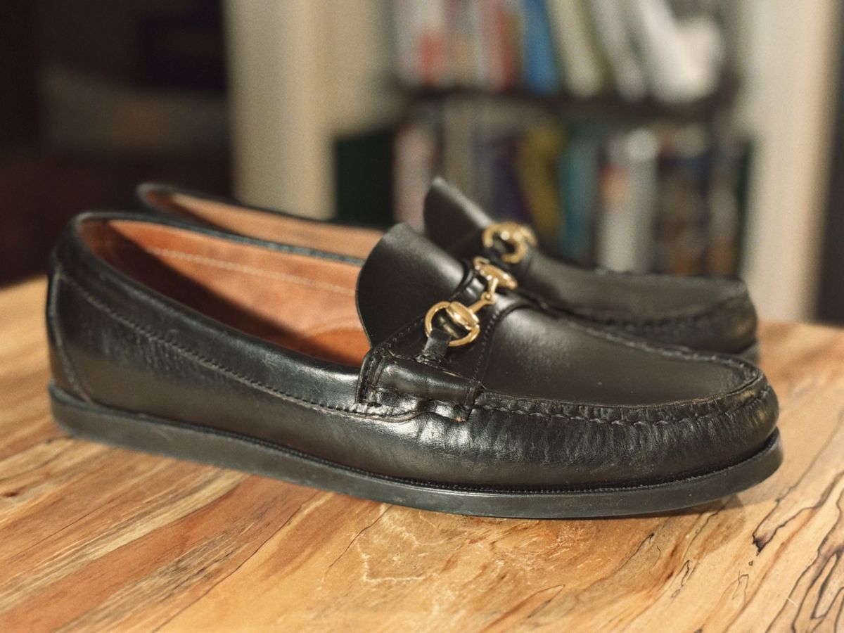 Photo by clintashlock on March 6, 2025 of the Oak Street Bootmakers Bit Moc in Teacore Black Overdye Horse Rump.