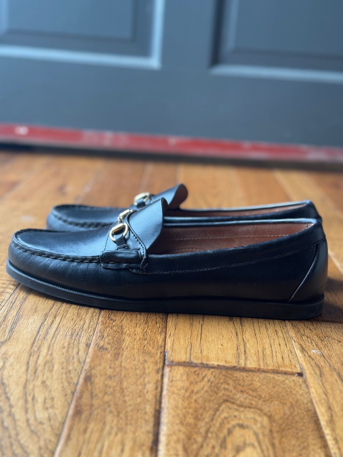Photo by clintashlock on April 5, 2025 of the Oak Street Bootmakers Bit Moc in Teacore Black Overdye Horse Rump.
