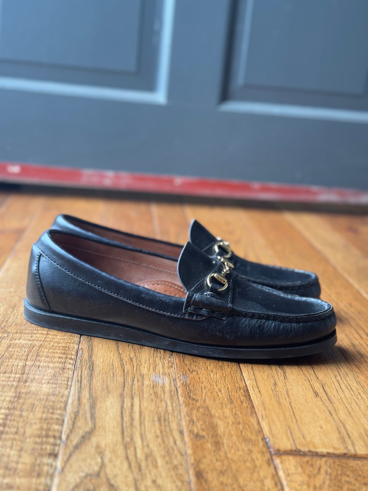 Photo by clintashlock on April 5, 2025 of the Oak Street Bootmakers Bit Moc in Teacore Black Overdye Horse Rump.