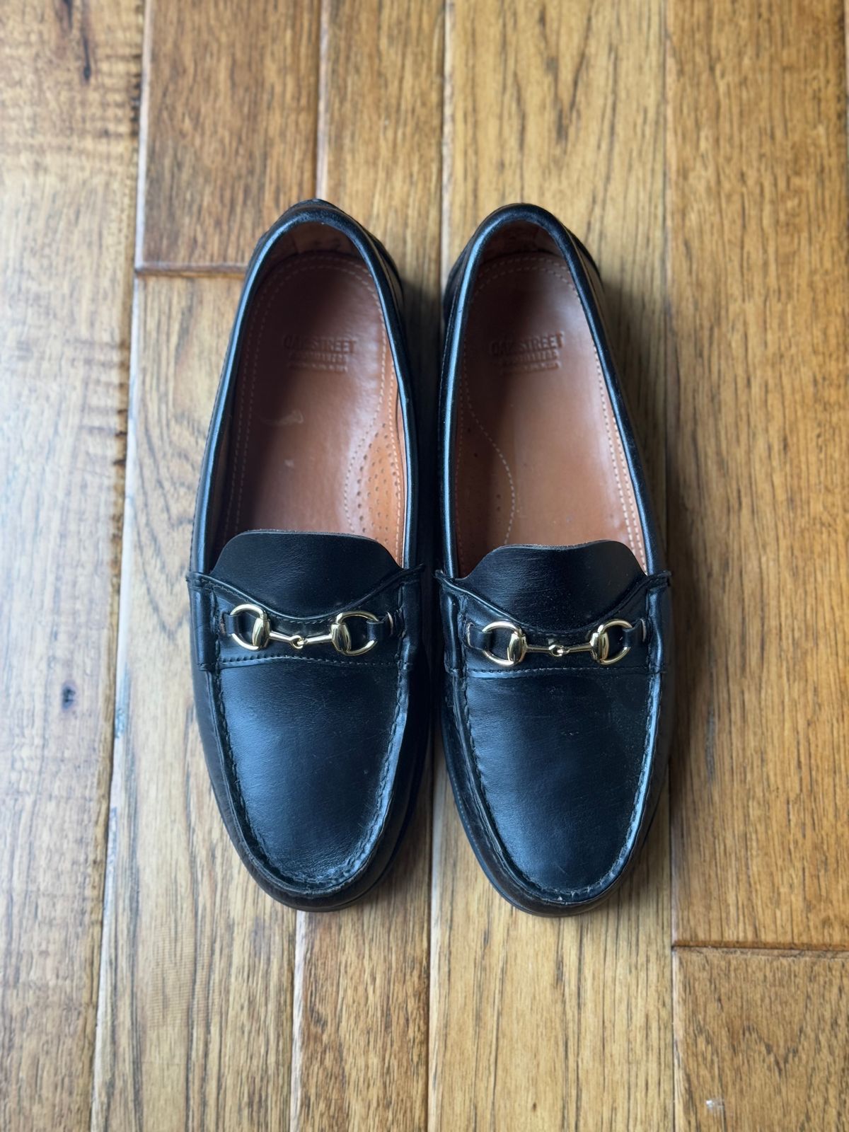 Photo by clintashlock on April 5, 2025 of the Oak Street Bootmakers Bit Moc in Teacore Black Overdye Horse Rump.