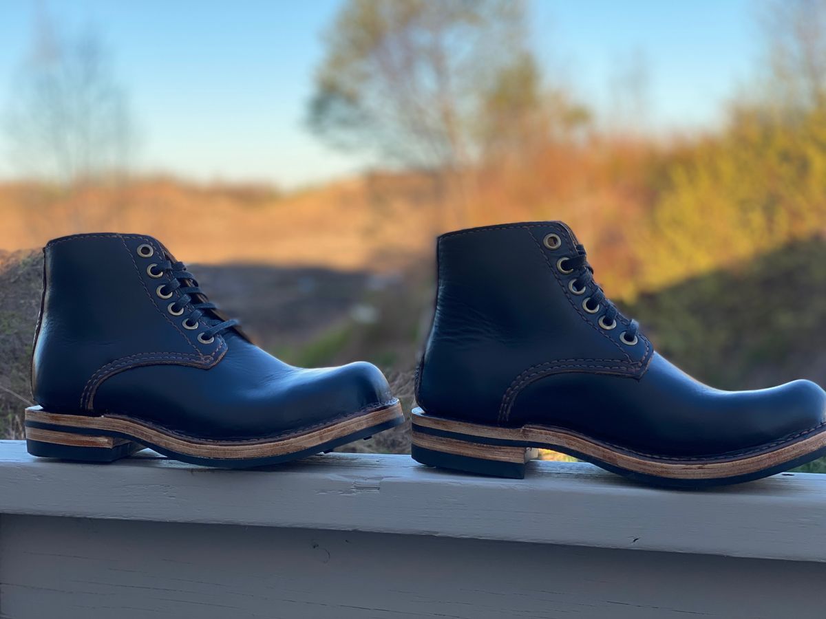 Photo by Uncle_Dans_Boots on May 13, 2025 of the Uncle Dan’s Boots Black Lab in Seidel Black Double Shot.