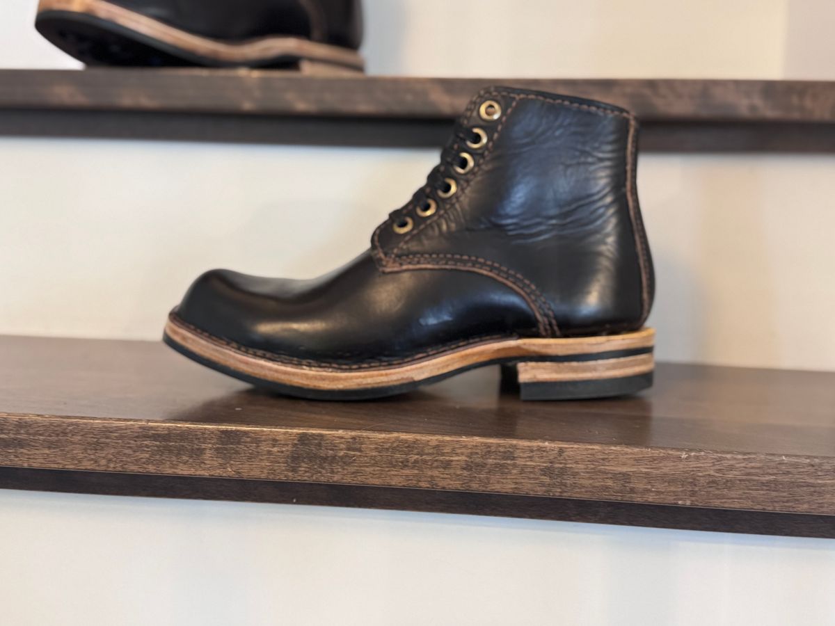 Photo by Uncle_Dans_Boots on May 10, 2025 of the Uncle Dan’s Boots Black Lab in Seidel Black Double Shot.