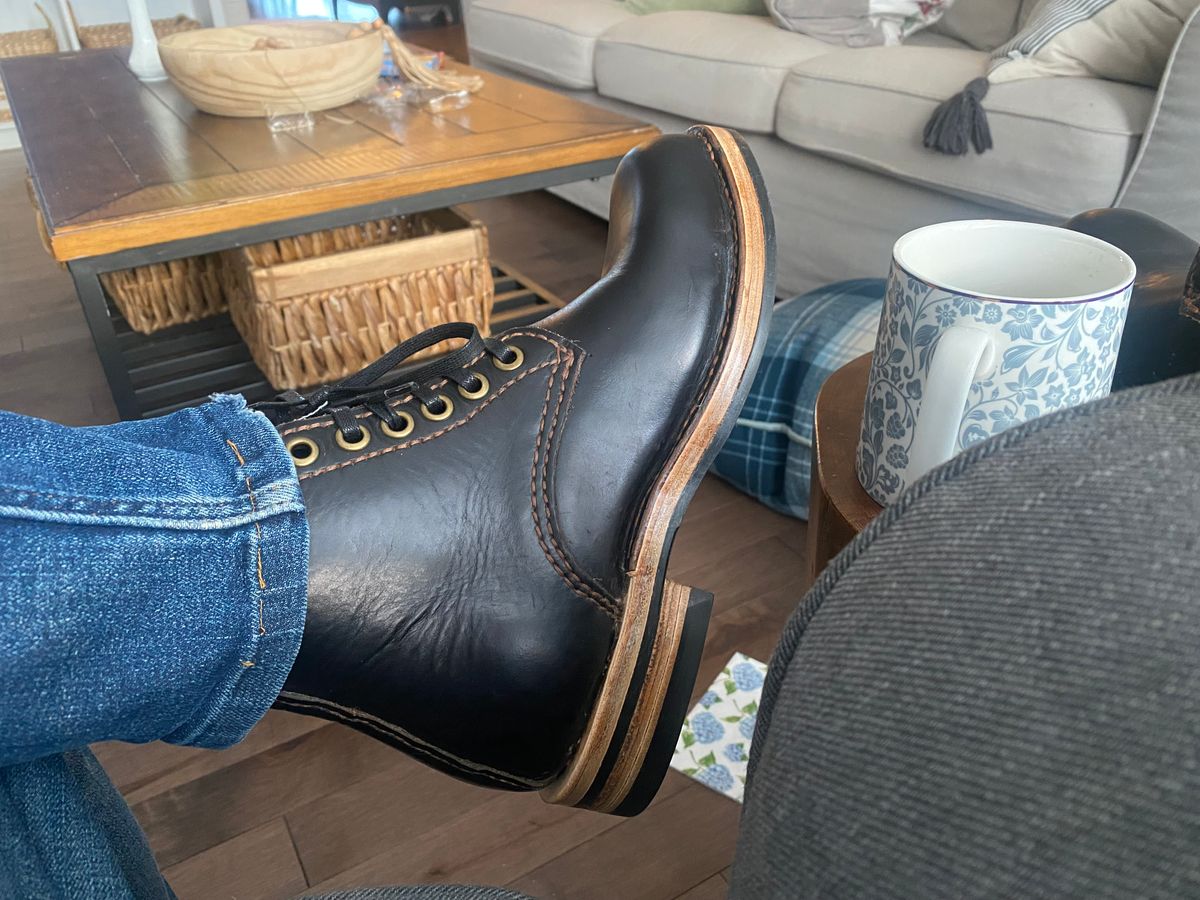 Photo by Uncle_Dans_Boots on May 8, 2025 of the Uncle Dan’s Boots Black Lab in Seidel Black Double Shot.