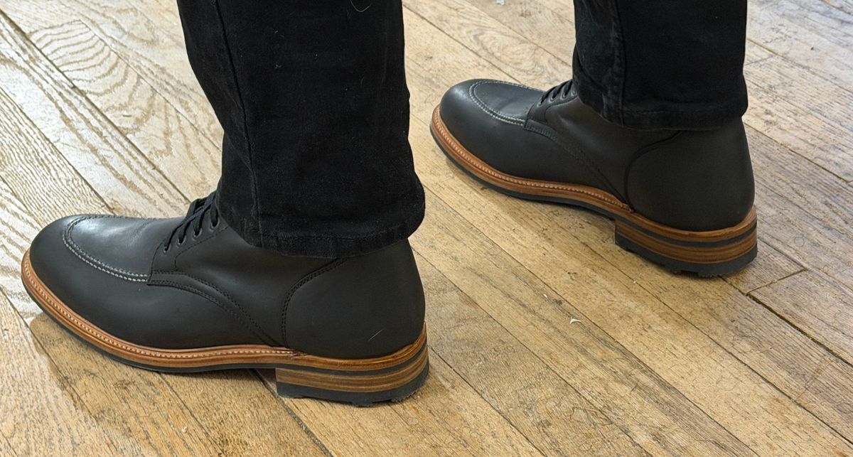 Photo by gorfnu on December 27, 2025 of the Parkhurst The Niagara in Matte Black Veg Tan Full Grain.