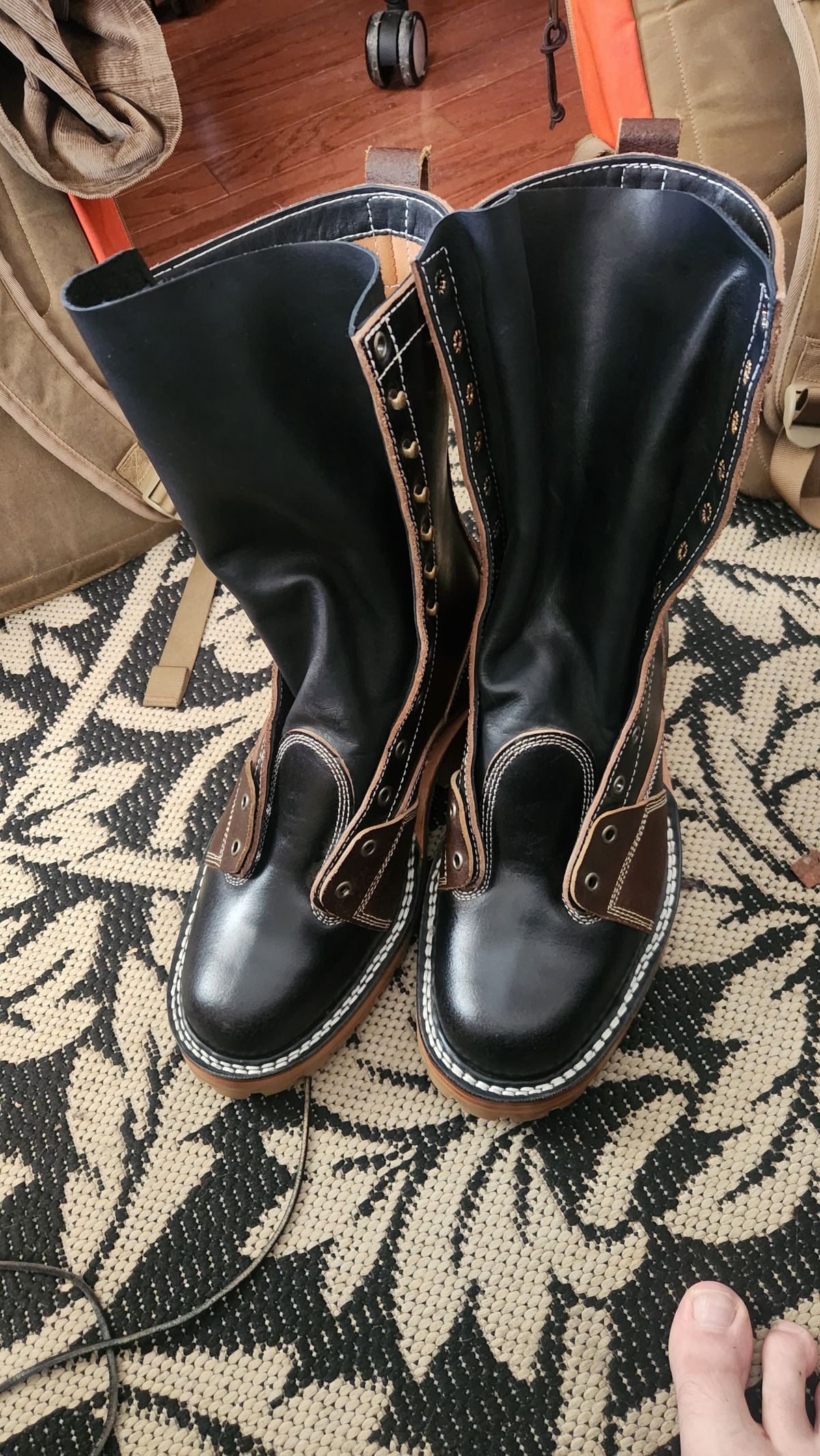 Photo by Hayduke on March 11, 2025 of the Frank's Boots Type 2 Highlander in Horween Black Waxed Flesh & Horween Cinnamon Waxed Flesh.