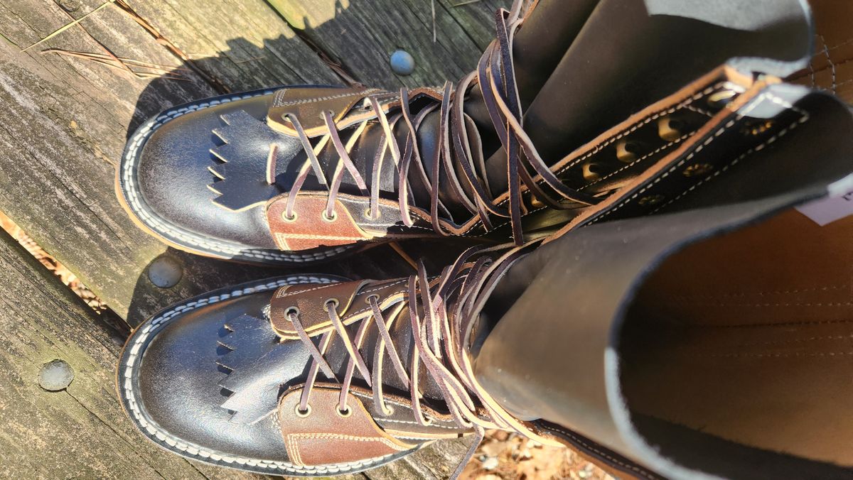 Photo by Hayduke on March 11, 2025 of the Frank's Boots Type 2 Highlander in Horween Black Waxed Flesh & Horween Cinnamon Waxed Flesh.