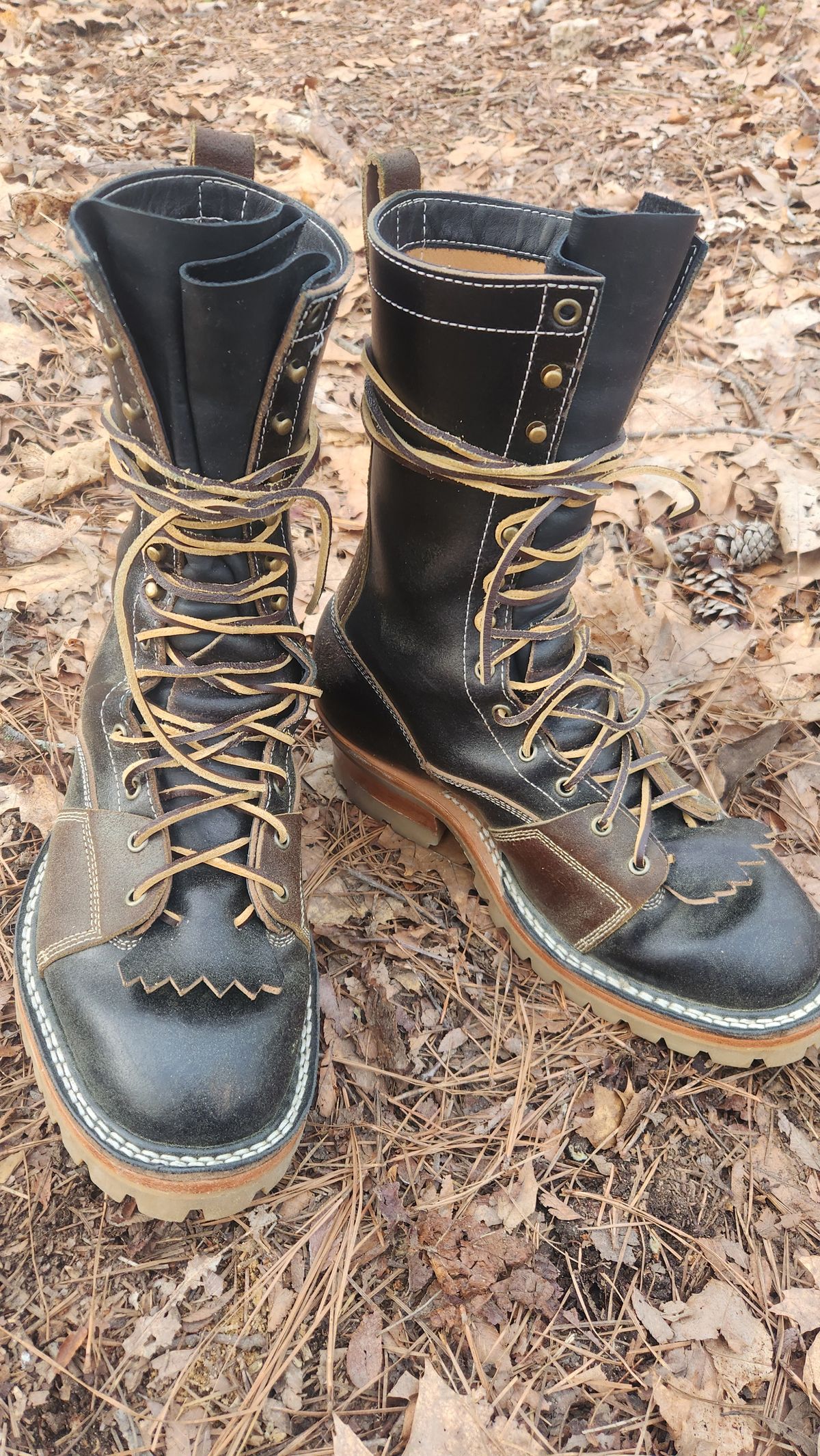 Photo by Hayduke on March 24, 2025 of the Frank's Boots Type 2 Highlander in Horween Black Waxed Flesh & Horween Cinnamon Waxed Flesh.