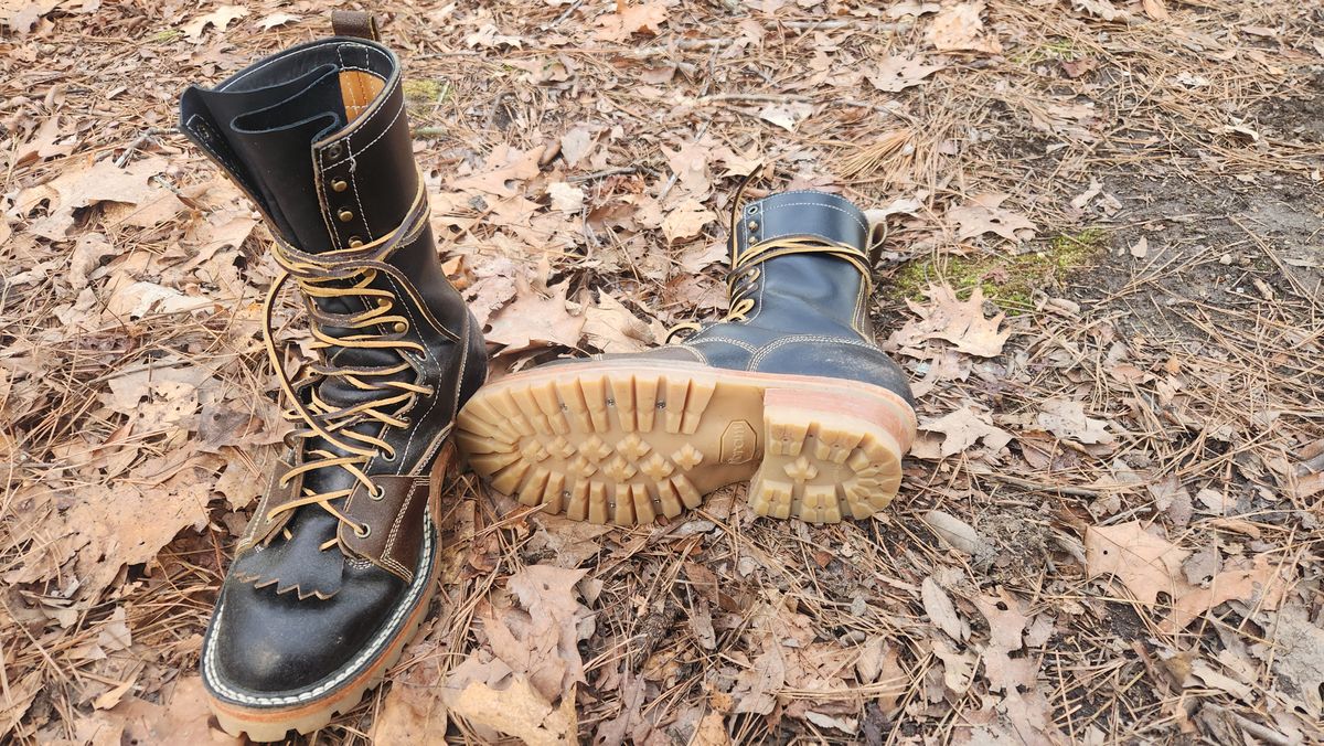 Photo by Hayduke on March 24, 2025 of the Frank's Boots Type 2 Highlander in Horween Black Waxed Flesh & Horween Cinnamon Waxed Flesh.