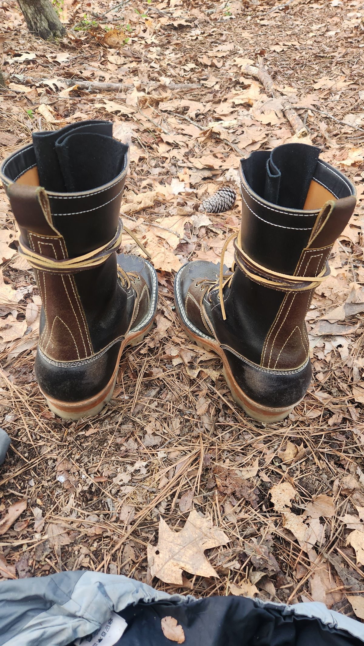 Photo by Hayduke on March 24, 2025 of the Frank's Boots Type 2 Highlander in Horween Black Waxed Flesh & Horween Cinnamon Waxed Flesh.