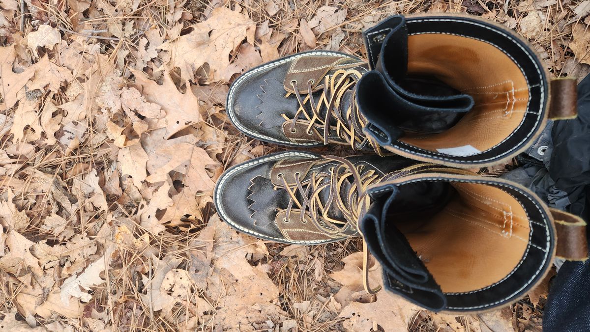 Photo by Hayduke on March 24, 2025 of the Frank's Boots Type 2 Highlander in Horween Black Waxed Flesh & Horween Cinnamon Waxed Flesh.