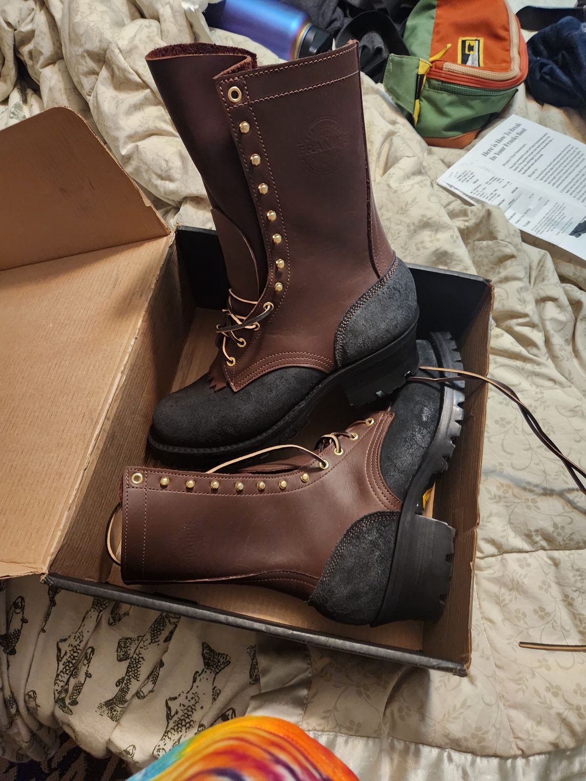 Photo by Hayduke on May 14, 2024 of the Frank's Boots The Patriot in Seidel Walnut Oil Tan & Black Roughout Work Leather.