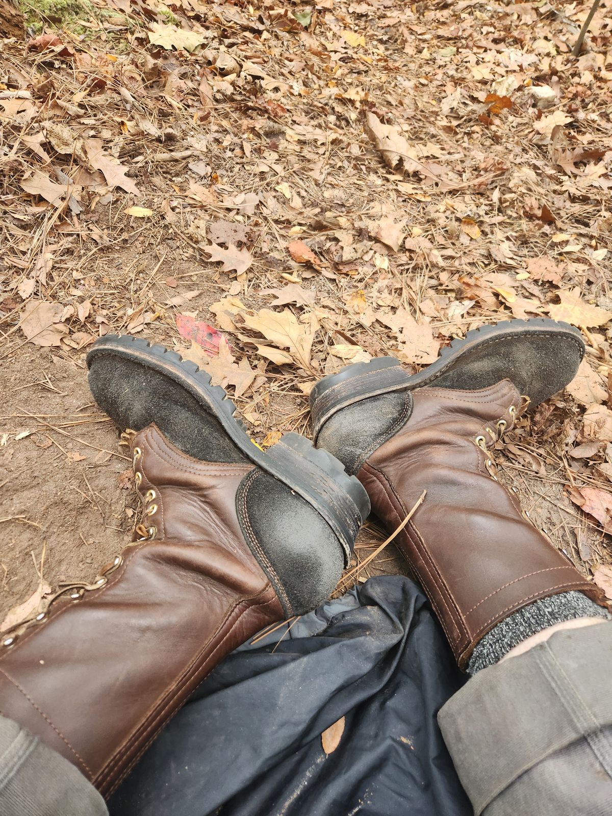 Photo by Hayduke on October 30, 2024 of the Frank's Boots The Patriot in Seidel Walnut Oil Tan & Black Roughout Work Leather.