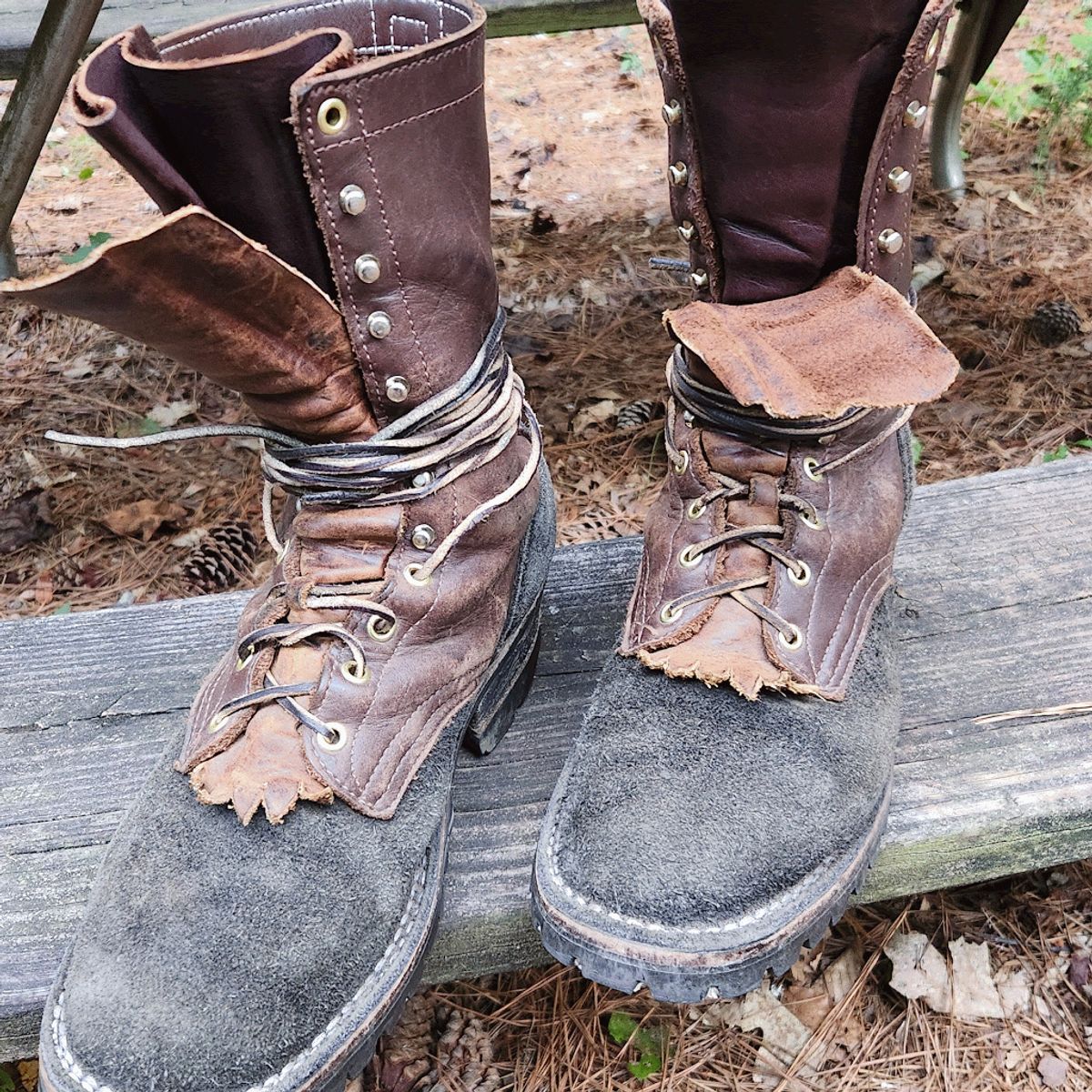 Photo by Hayduke on December 25, 2025 of the Frank's Boots The Patriot in Seidel Walnut Oil Tan & Black Roughout Work Leather.