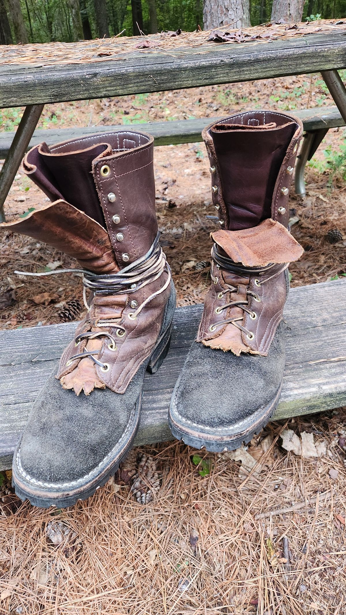 Photo by Hayduke on September 30, 2025 of the Frank's Boots The Patriot in Seidel Walnut Oil Tan & Black Roughout Work Leather.