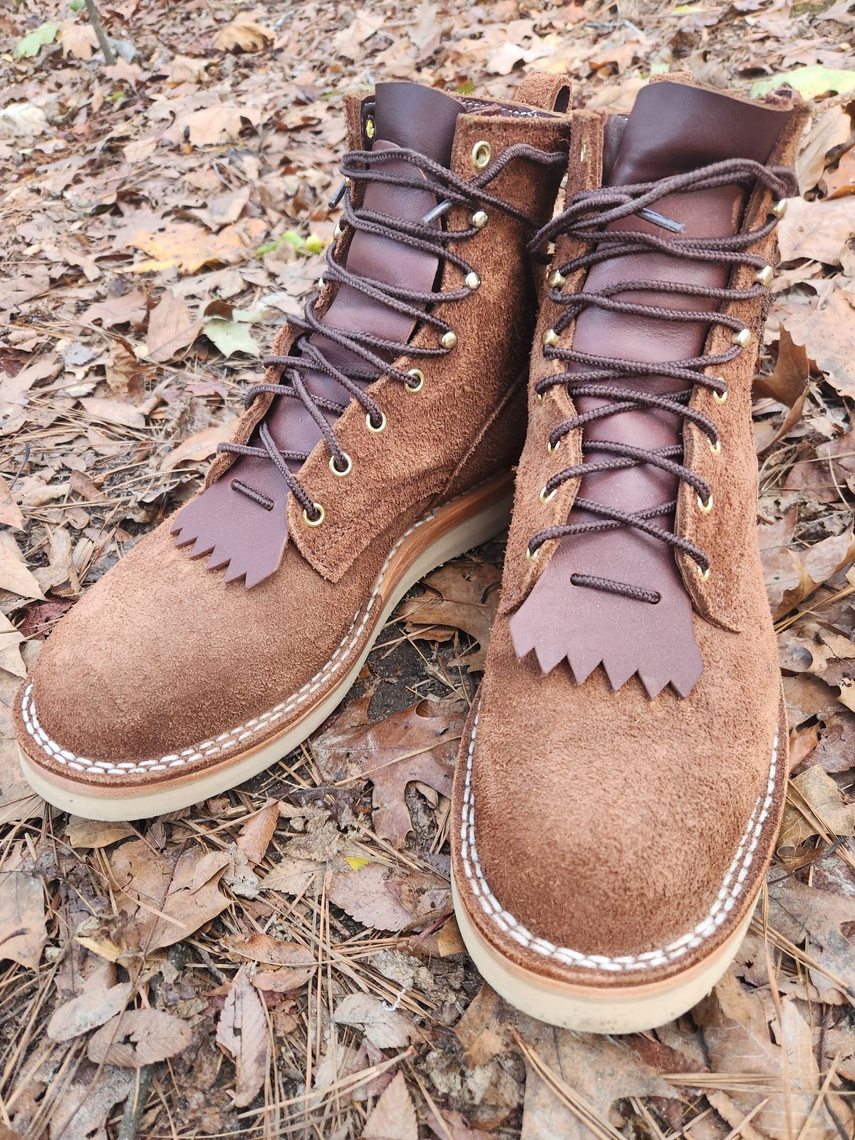 Photo by Hayduke on November 25, 2024 of the Frank's Boots Ranier in Seidel Chocolate Oil Tan Roughout.