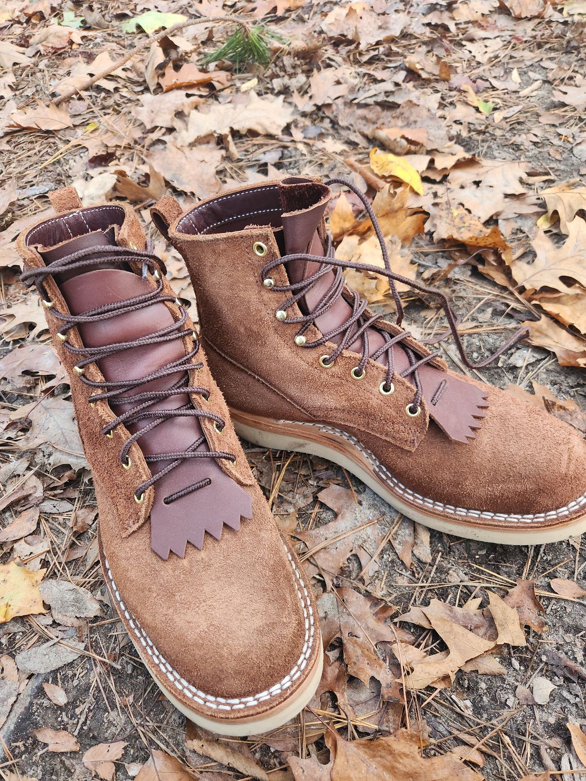 Photo by Hayduke on November 25, 2024 of the Frank's Boots Ranier in Seidel Chocolate Oil Tan Roughout.