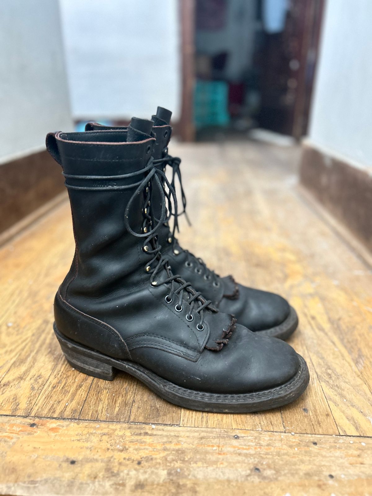 Photo by BlueAnarchy on December 6, 2025 of the White's Whites / X Rose Anvil Drifter 3.0 in Seidel Bloodcore.