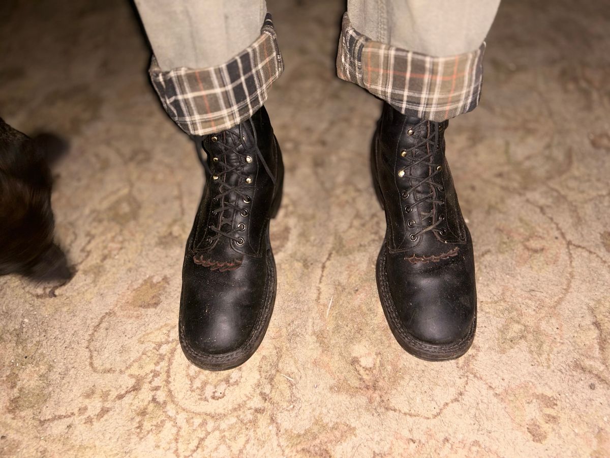 Photo by BlueAnarchy on December 25, 2025 of the White's Whites / X Rose Anvil Drifter 3.0 in Seidel Bloodcore.