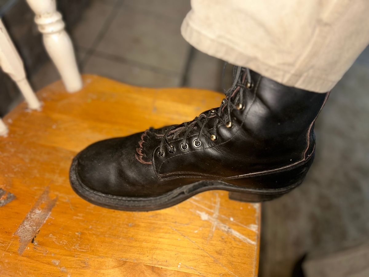 Photo by BlueAnarchy on December 28, 2025 of the White's Whites / X Rose Anvil Drifter 3.0 in Seidel Bloodcore.