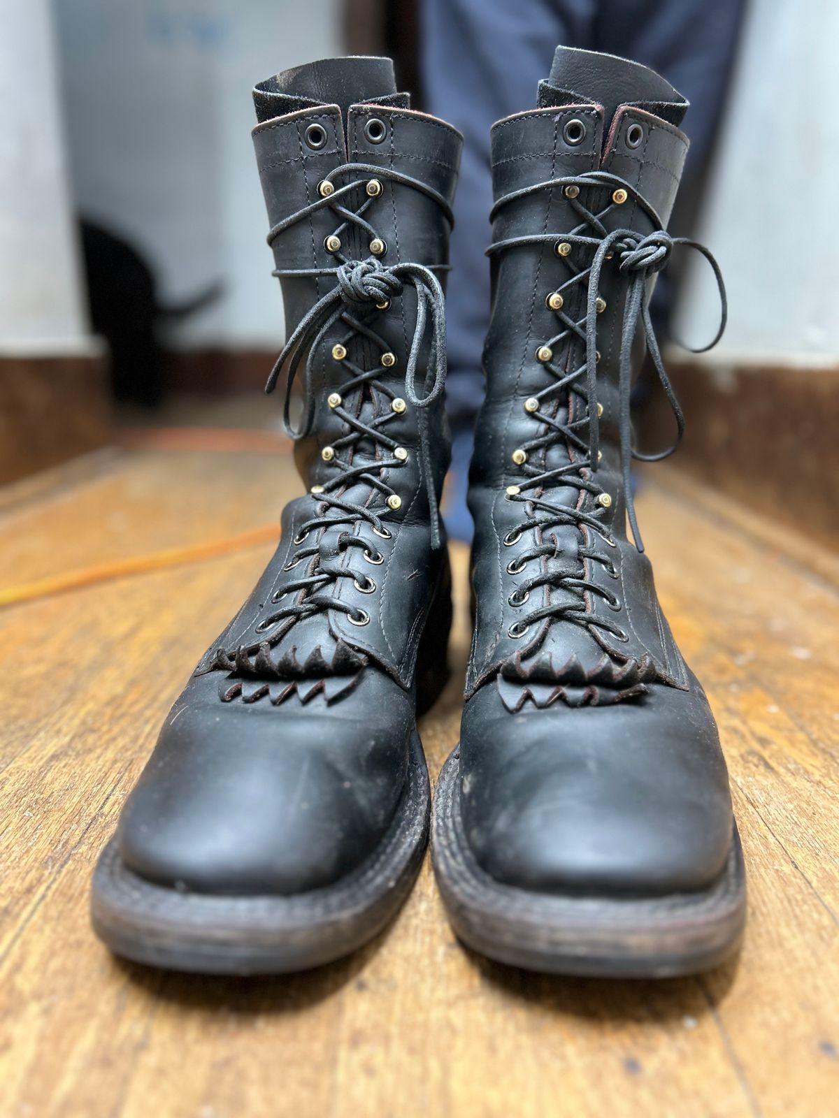 Photo by BlueAnarchy on February 6, 2026 of the White's Whites / X Rose Anvil Drifter 3.0 in Seidel Bloodcore.