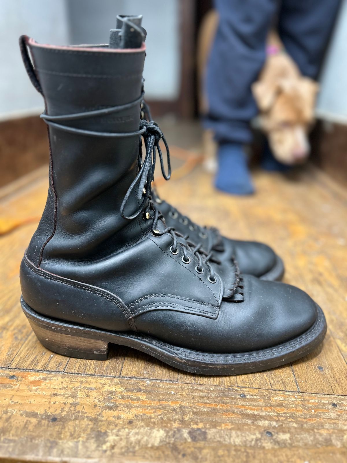 Photo by BlueAnarchy on February 6, 2026 of the White's Whites / X Rose Anvil Drifter 3.0 in Seidel Bloodcore.