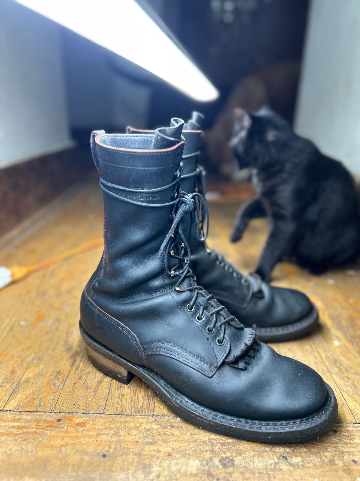 Photo by BlueAnarchy on February 6, 2026 of the White's Whites / X Rose Anvil Drifter 3.0 in Seidel Bloodcore.