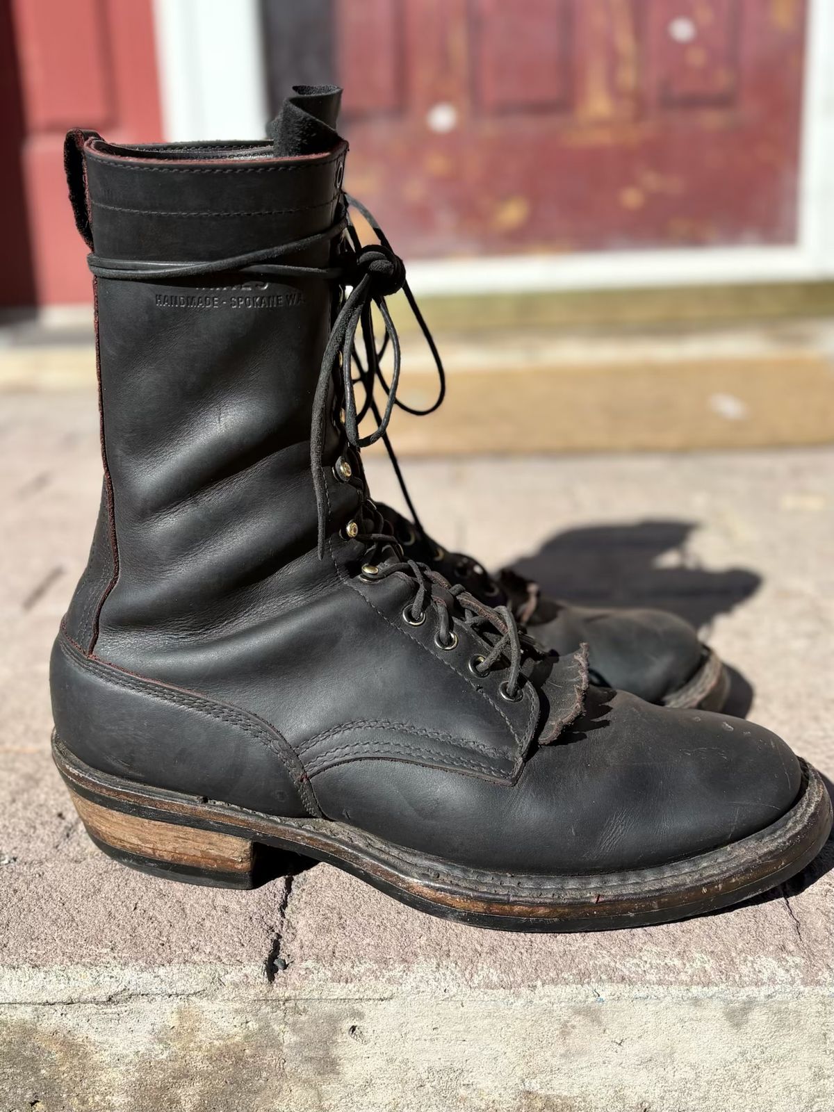 Photo by BlueAnarchy on March 2, 2026 of the White's Whites / X Rose Anvil Drifter 3.0 in Seidel Bloodcore.