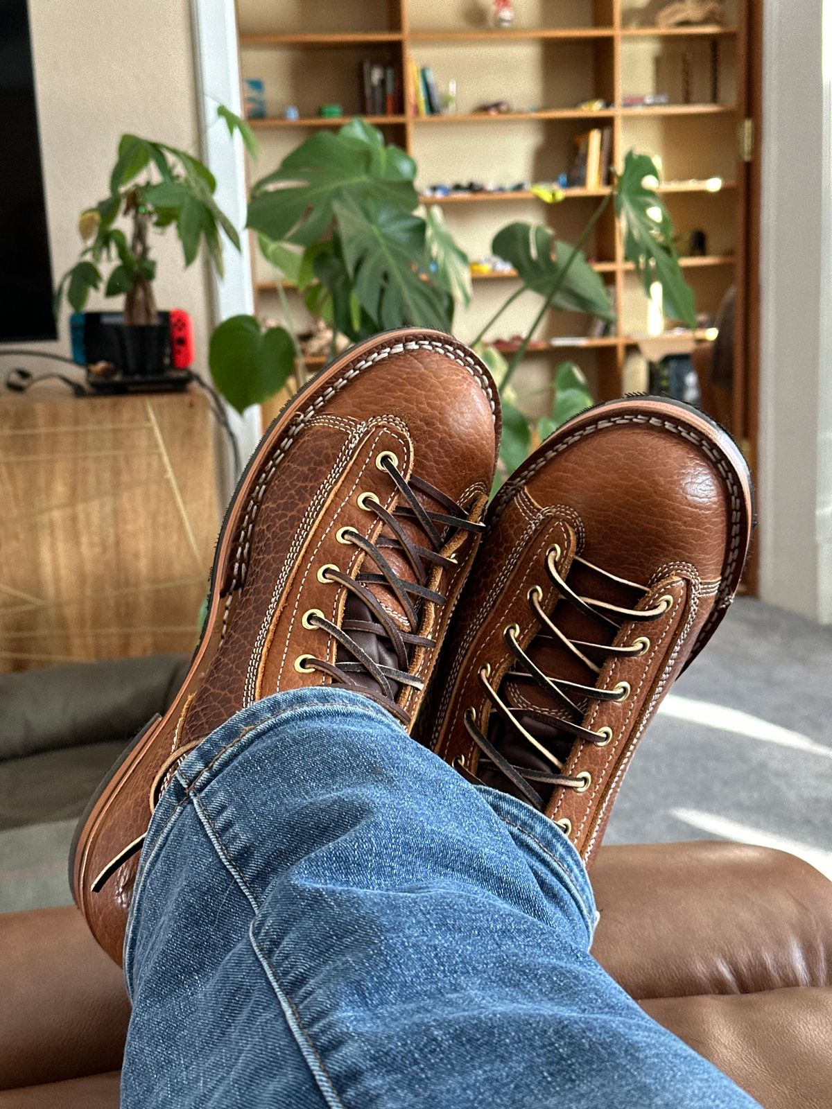 Photo by ds on January 28, 2025 of the Frank's Boots Monkey Boot in Law Tanning Cognac Big Horn Shrunken Bison.