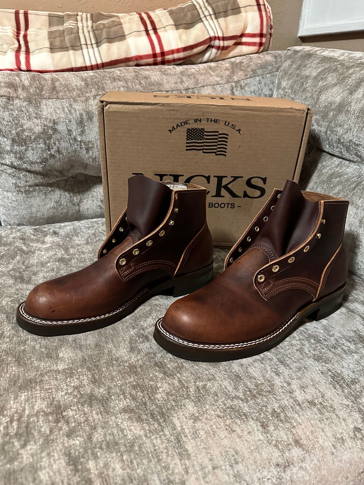 Photo by ds on April 3, 2024 of the Nicks AL64 in Italian Brown Cypress.