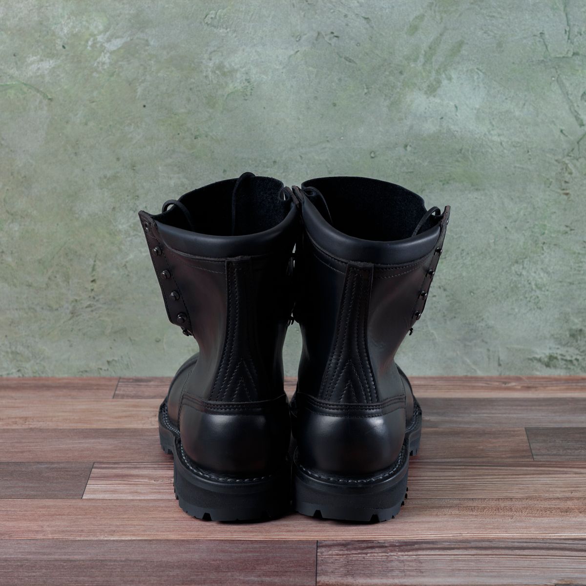 Photo by domestictourist on October 6, 2024 of the Nicks Handmade Boots 365 Stitchdown MTO in Horween Black Chromexcel.