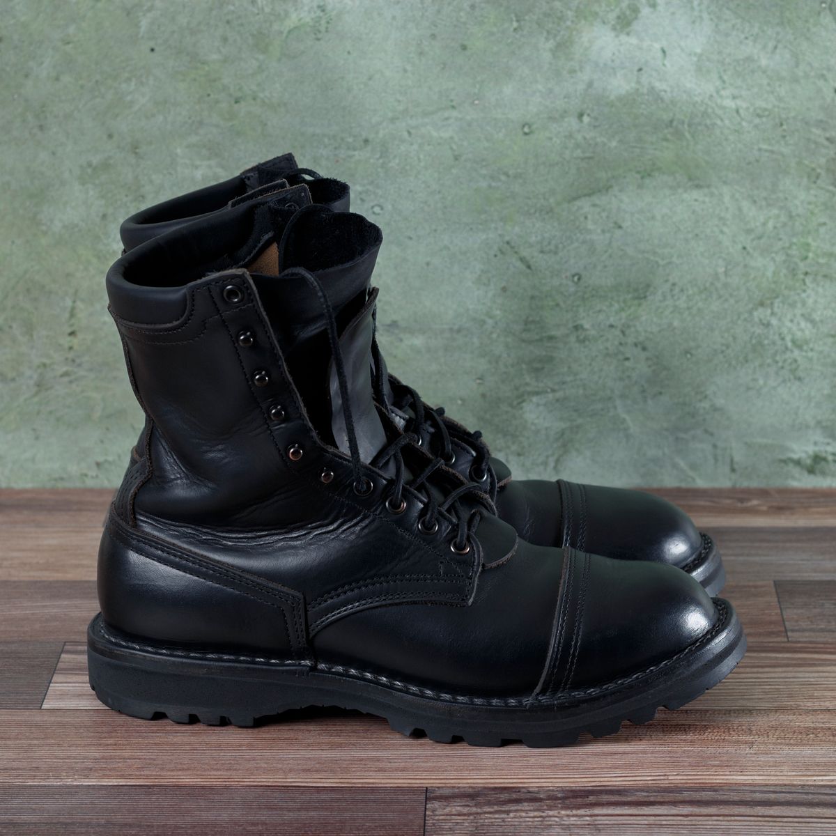 Photo by domestictourist on November 4, 2024 of the Nicks Handmade Boots 365 Stitchdown MTO in Horween Black Chromexcel.