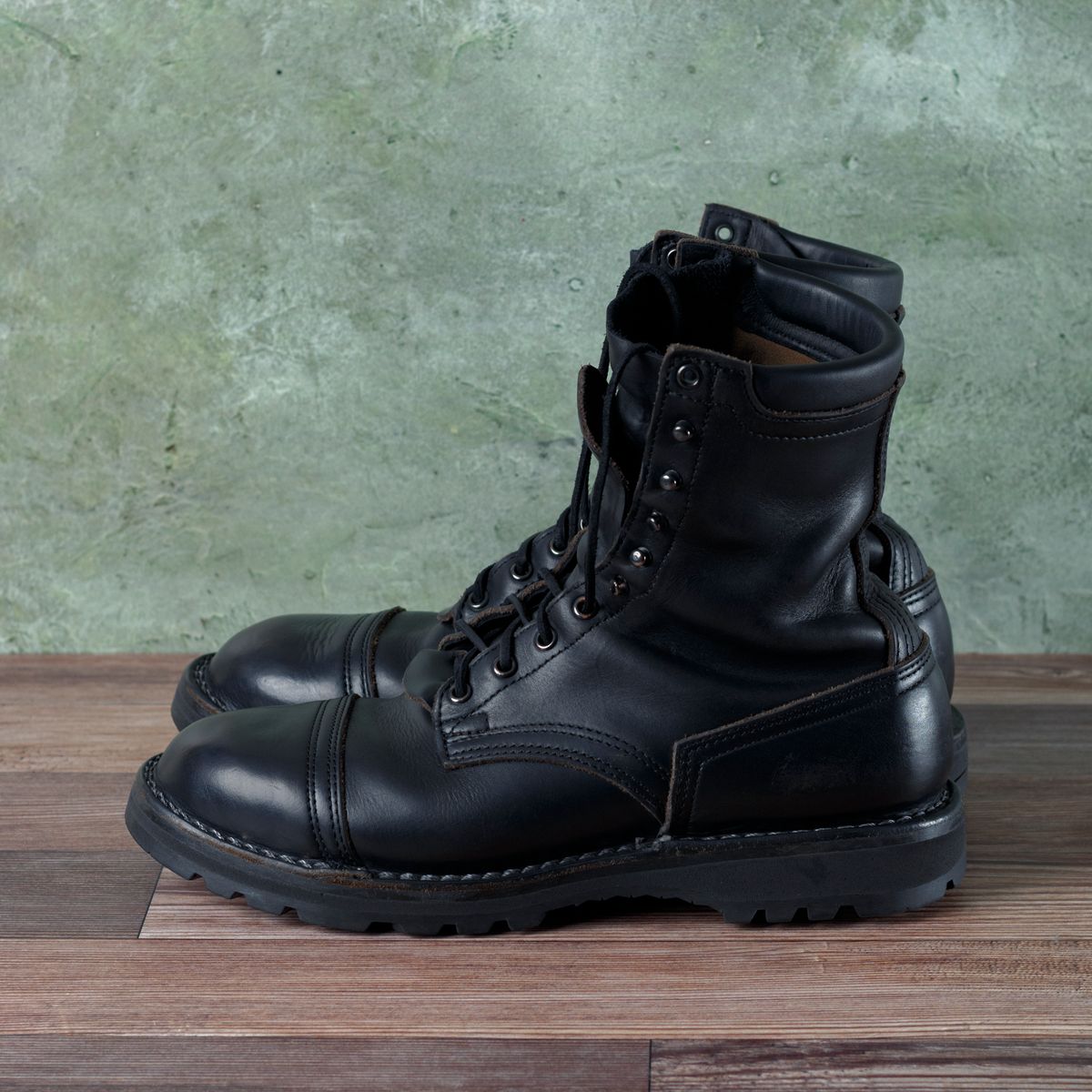 Photo by domestictourist on December 6, 2024 of the Nicks Handmade Boots 365 Stitchdown MTO in Horween Black Chromexcel.