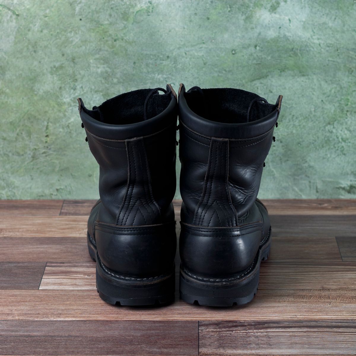 Photo by domestictourist on January 6, 2025 of the Nicks Handmade Boots 365 Stitchdown MTO in Horween Black Chromexcel.