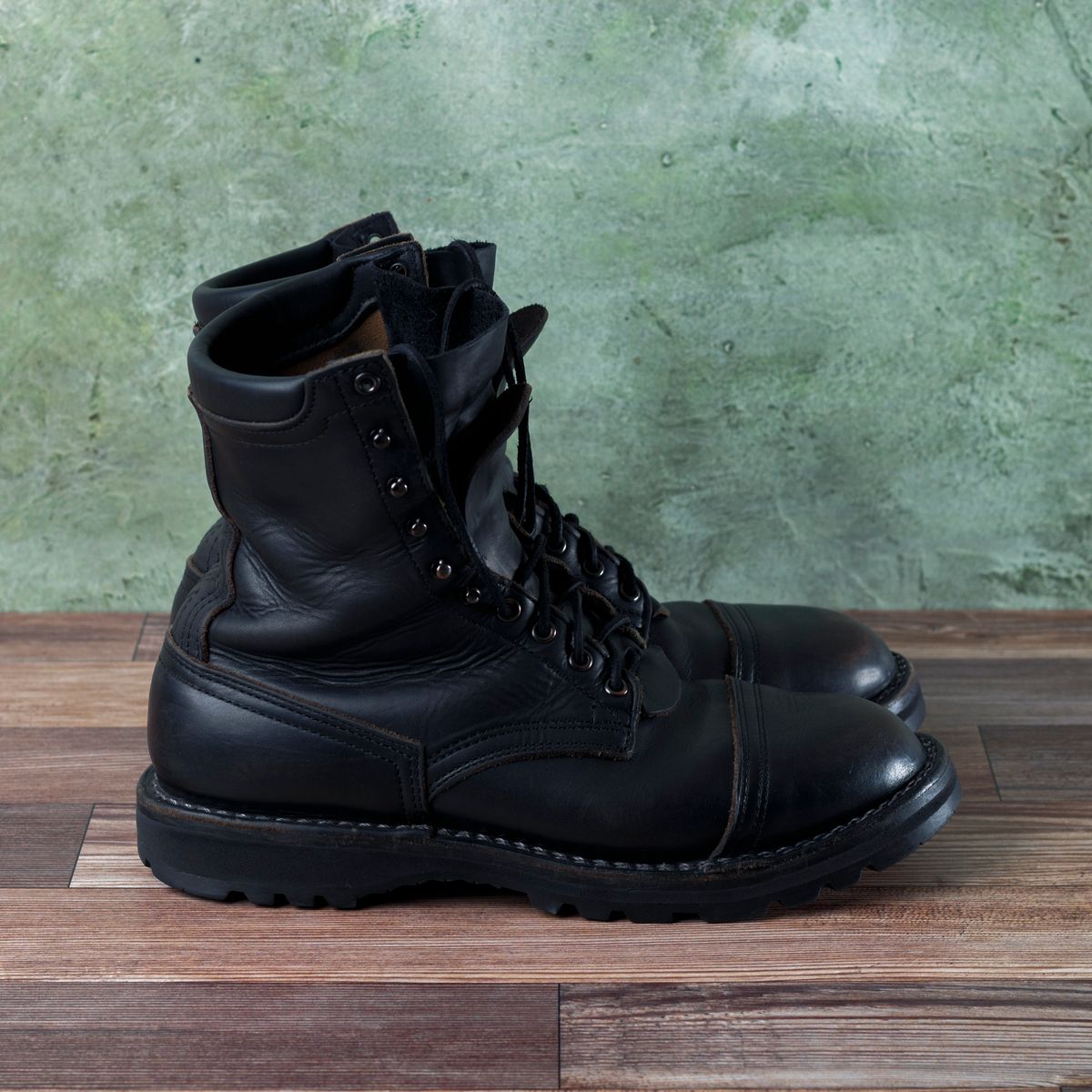 Photo by domestictourist on January 6, 2025 of the Nicks Handmade Boots 365 Stitchdown MTO in Horween Black Chromexcel.