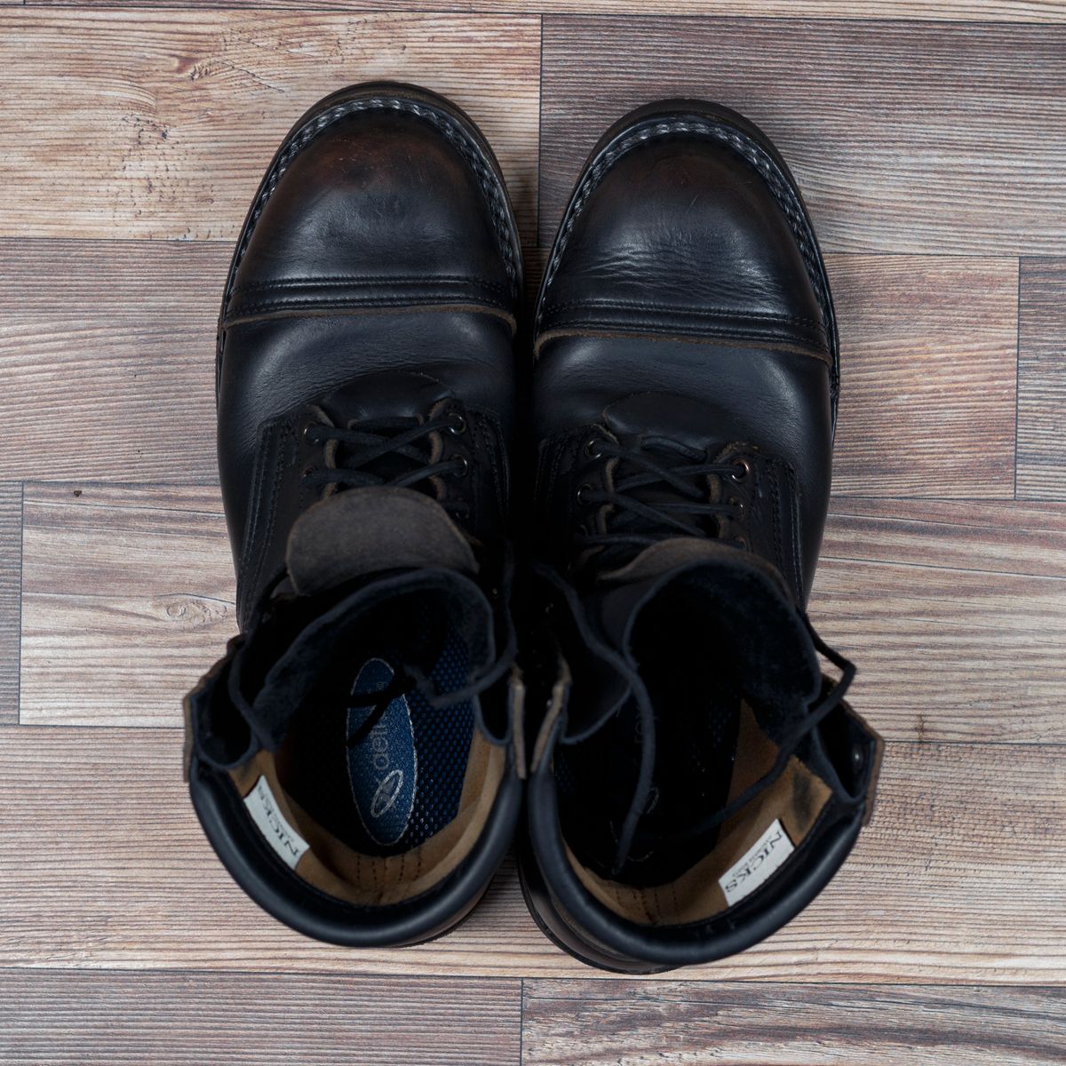 Photo by domestictourist on January 6, 2025 of the Nicks Handmade Boots 365 Stitchdown MTO in Horween Black Chromexcel.