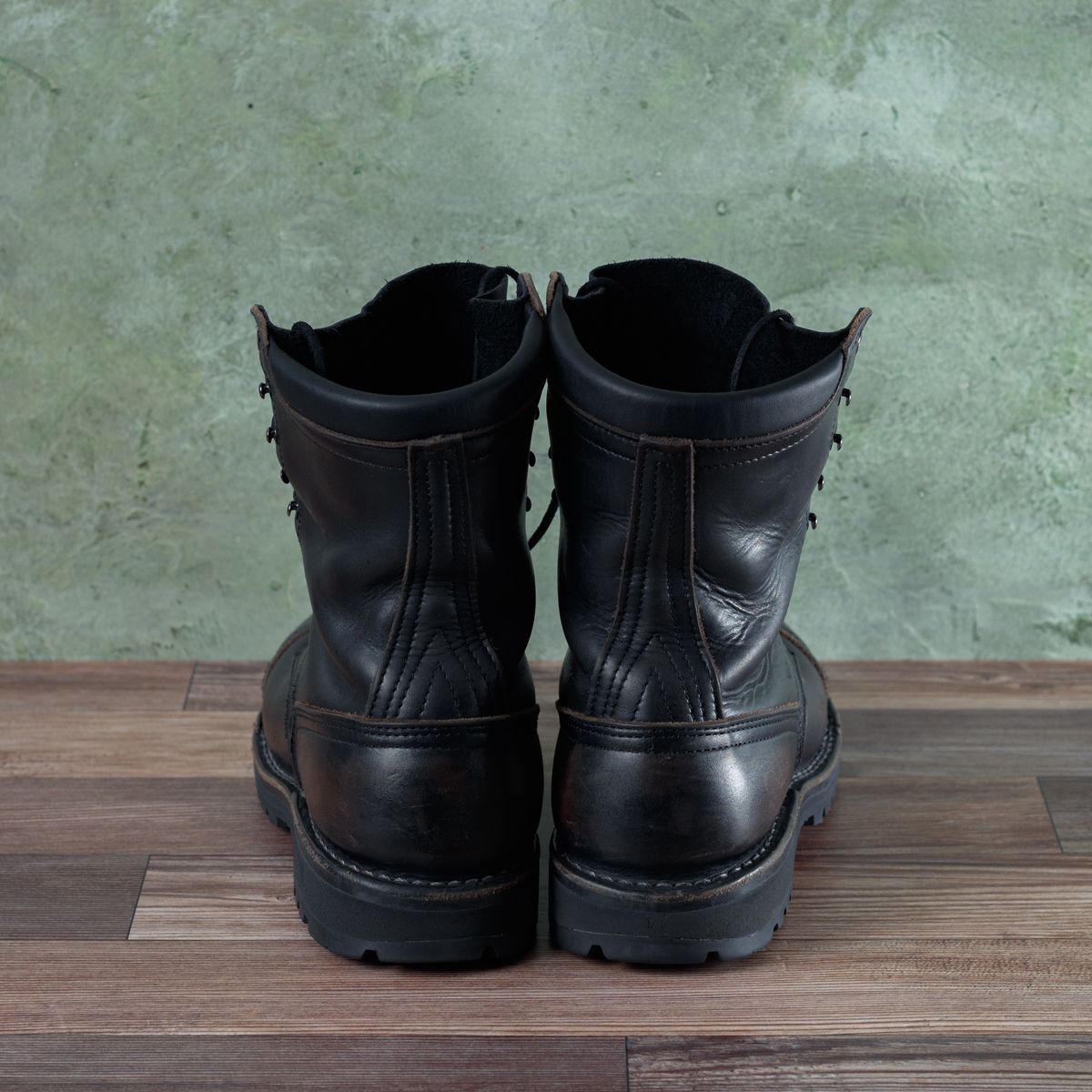 Photo by domestictourist on February 5, 2025 of the Nicks Handmade Boots 365 Stitchdown MTO in Horween Black Chromexcel.