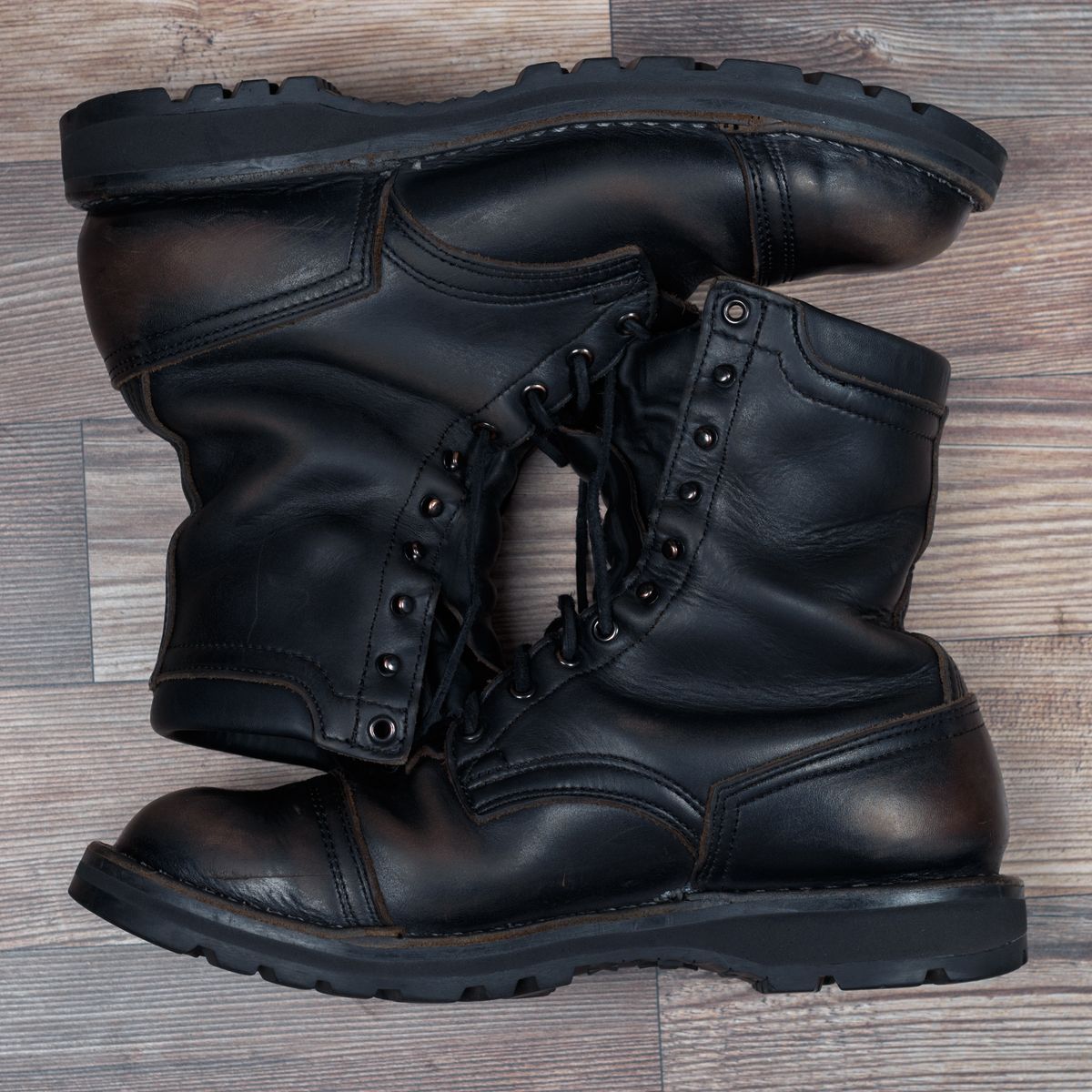 Photo by domestictourist on March 6, 2025 of the Nicks Handmade Boots 365 Stitchdown MTO in Horween Black Chromexcel.