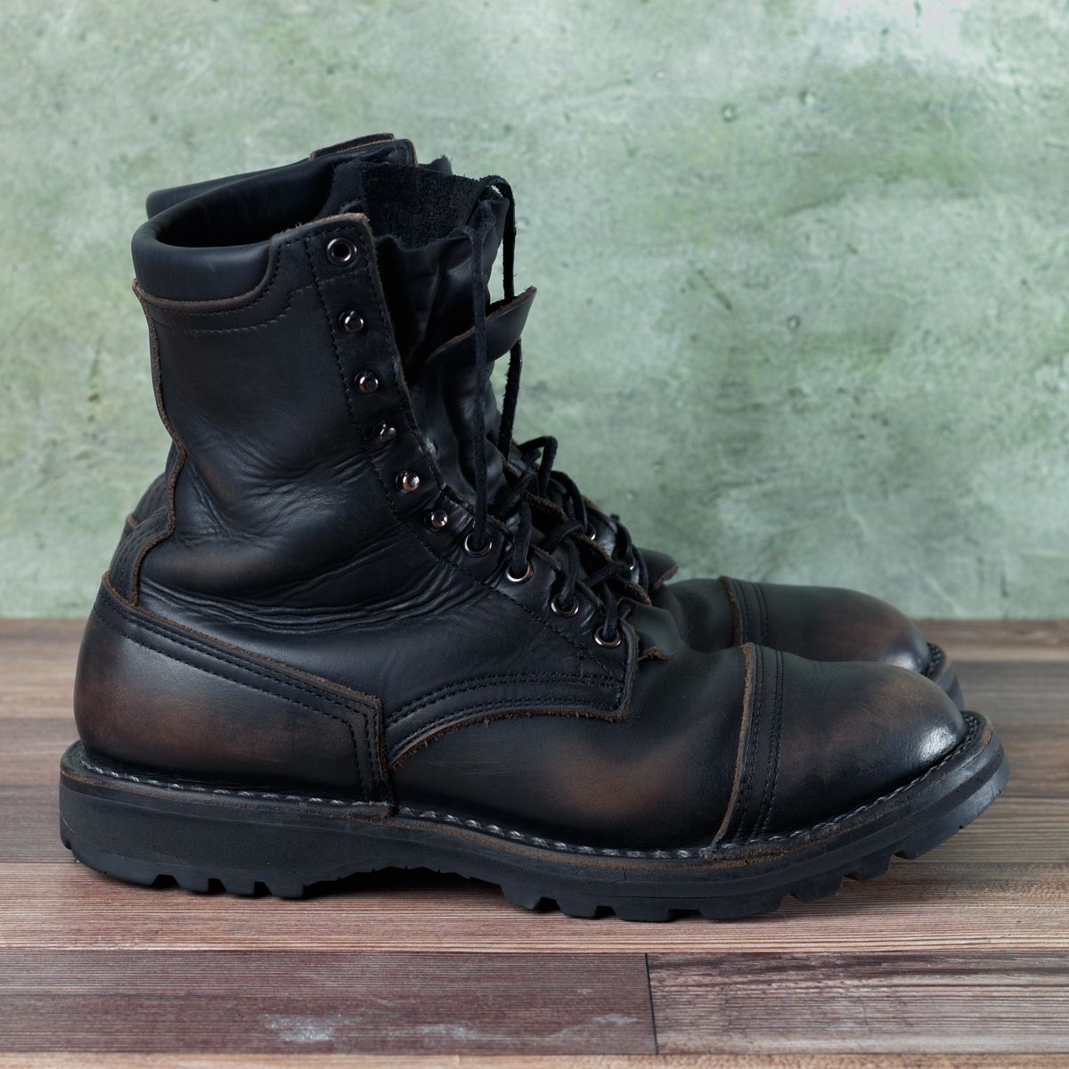 Photo by domestictourist on March 6, 2025 of the Nicks Handmade Boots 365 Stitchdown MTO in Horween Black Chromexcel.